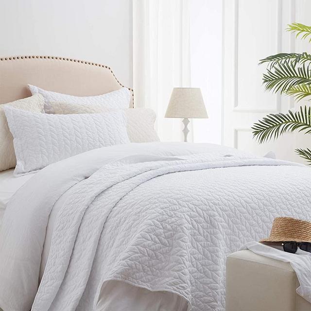 SunStyle Home Quilt Set White Queen Lightweight Bedspread Full Soft Reversible Coverlet for All Season 3pcs Leaf Embroidered Quilted Bedding Sets (1 Quilt 2 Pillow Shams)(90"x96")