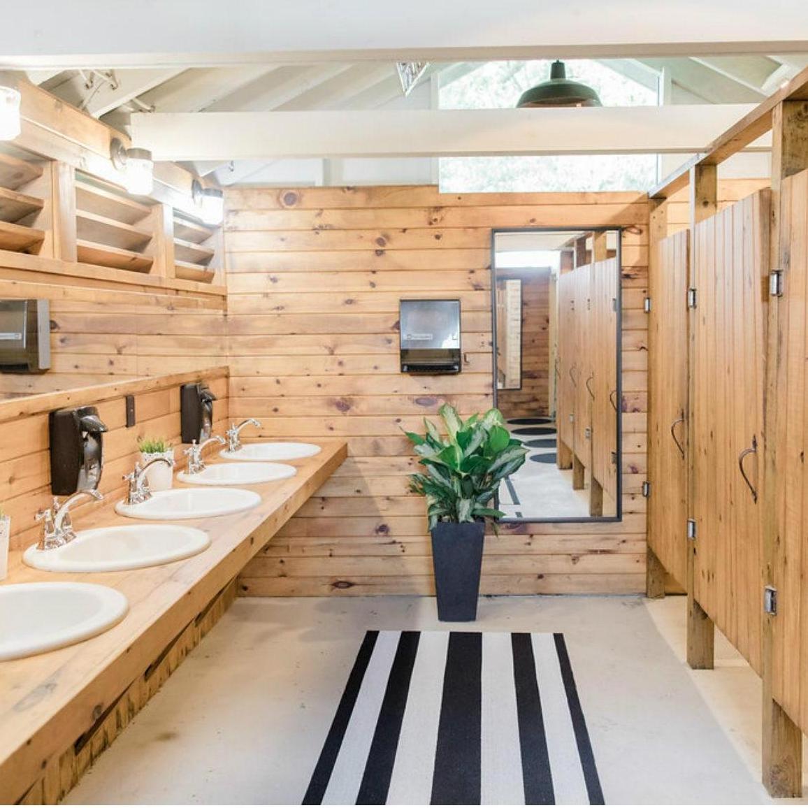 Cedar Lakes Estate Guest Cabin Bathhouse
