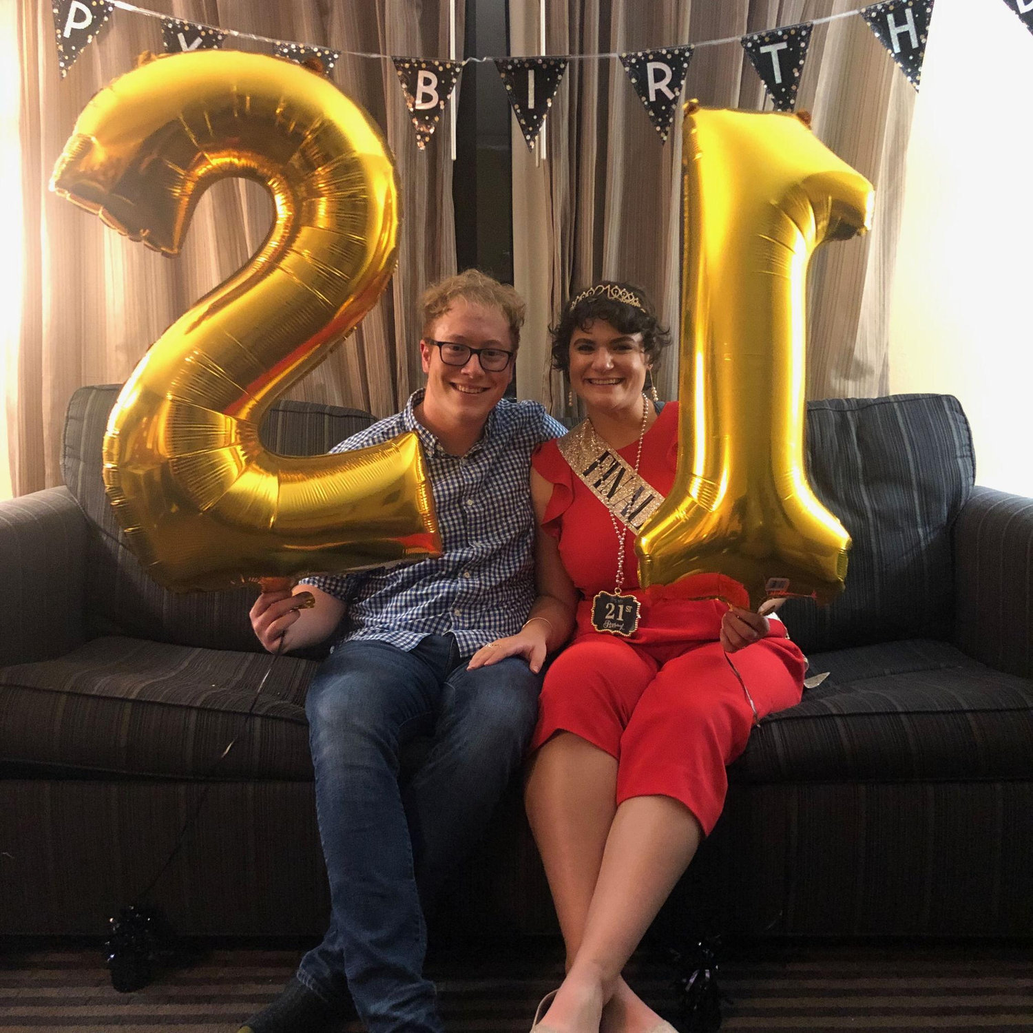 Sep 2020: Leigh's 21st birthday, hotel-style due to covid. Saylor's Dad, Stan, generously booked a suite for the night for an intimate group of friends to celebrate a night in!