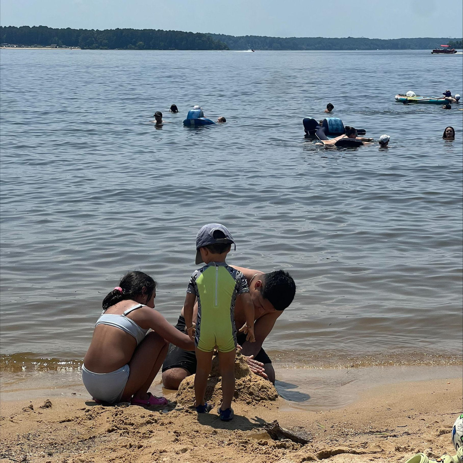 Nuestra Primer Foto en la Playa- Our First Photo at the Beach!