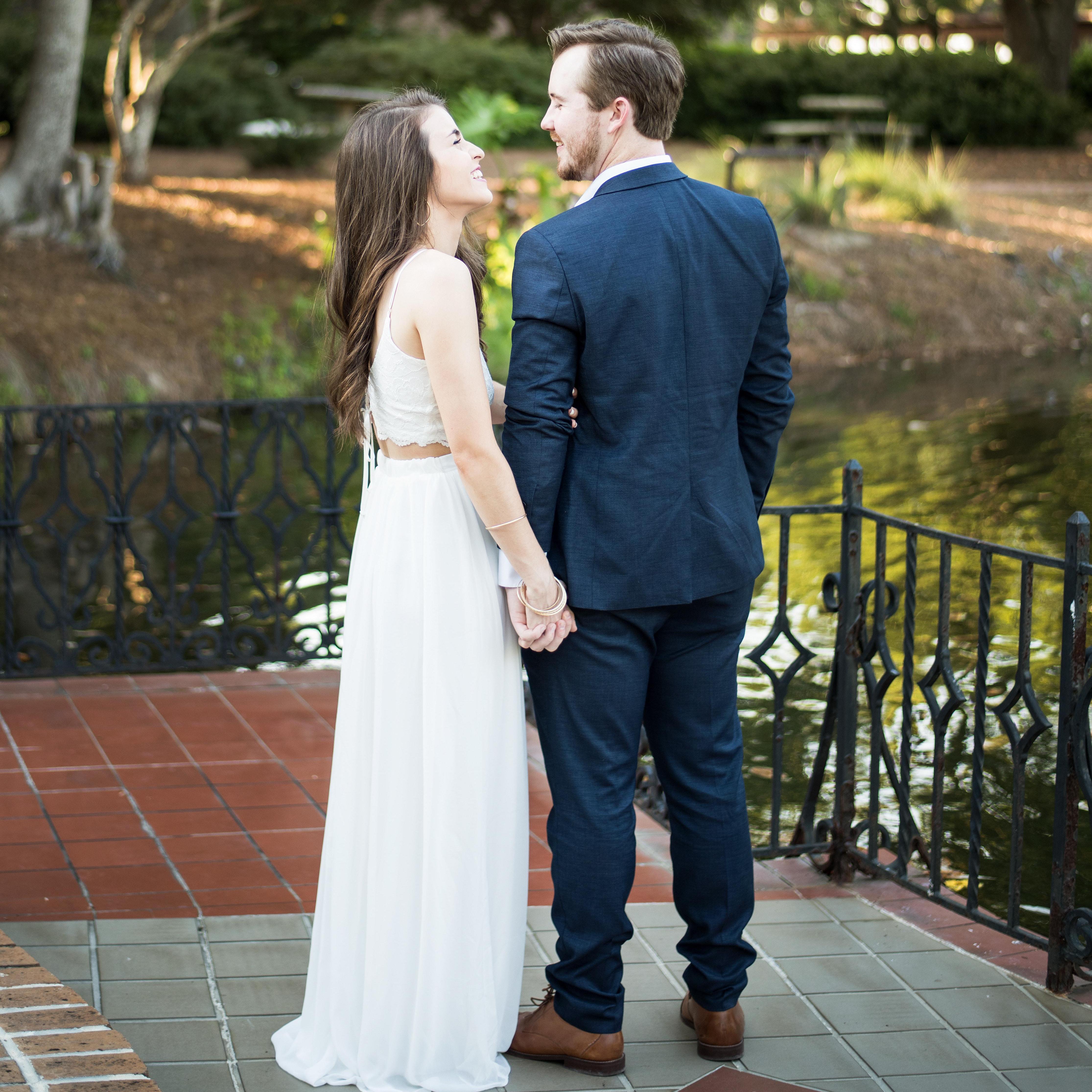 Engagement Pictures by Andrew Swindle Photography
