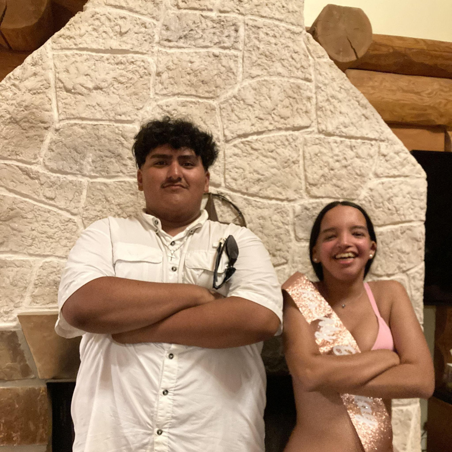 During Gabrielle’s 21st birthday trip, Nathan made a surprised visit to celebrate the birthday girl.