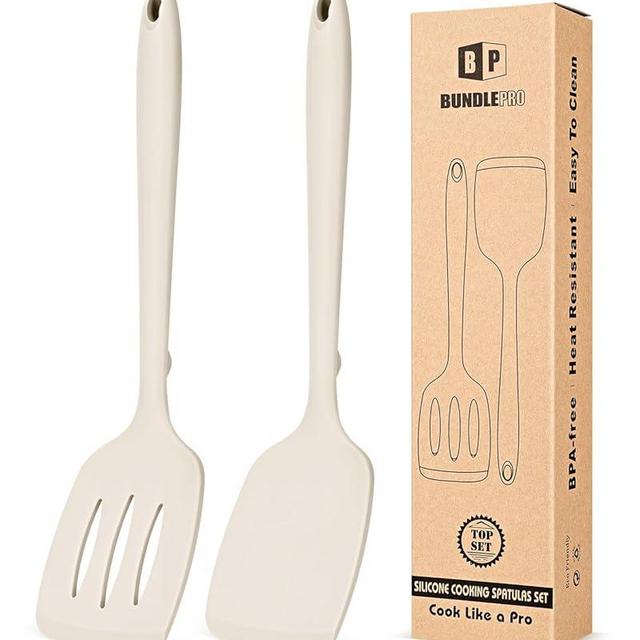Pack of 2 Silicone Spatula Turners, Non Stick Slotted Kitchen Spatula Set, Heat Resistant BPA Free Kitchen Utensils, One-Piece Design, Suitable for Flipping Fish, Eggs, Steak, Pancakes(KHAKI)