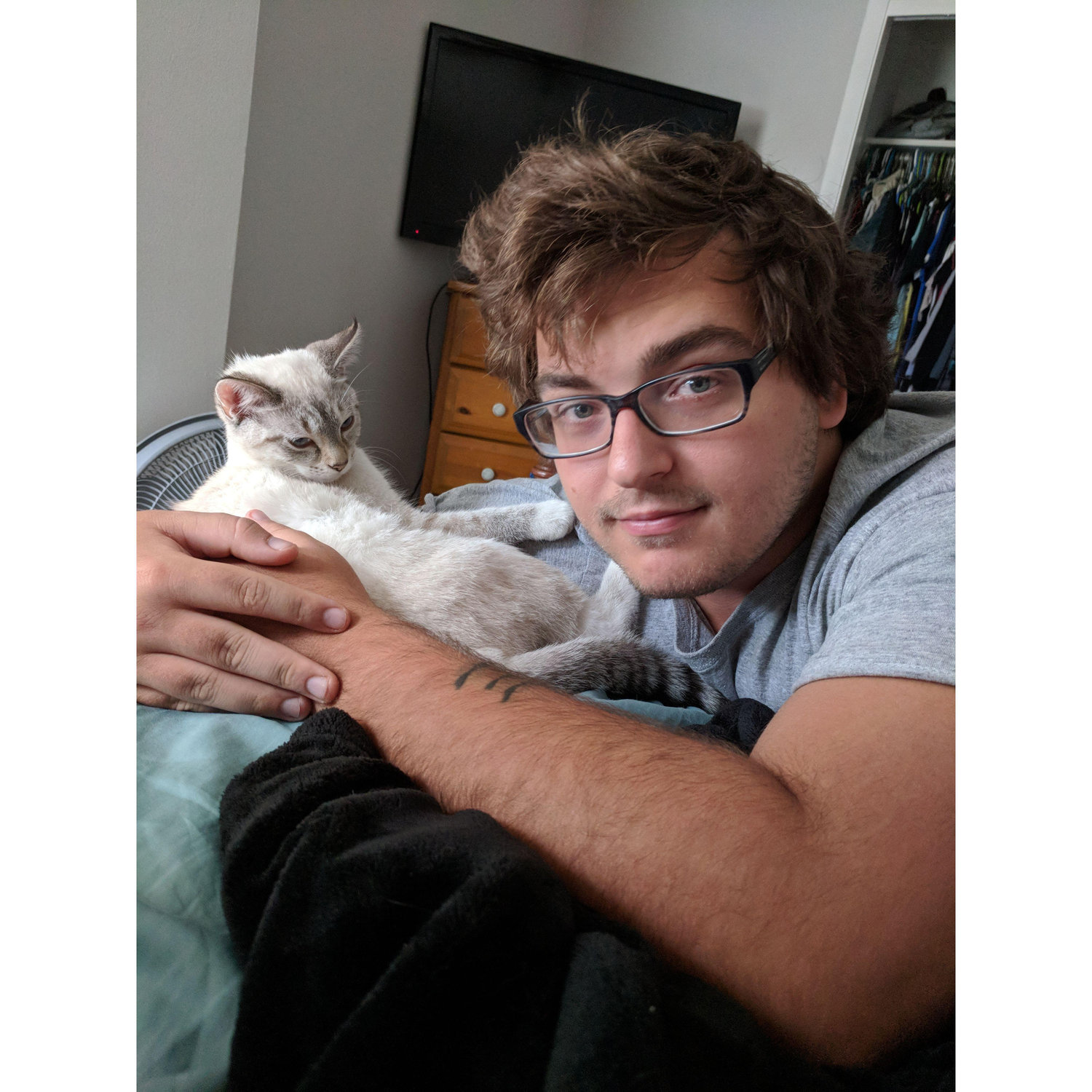 A snuggle with Luna