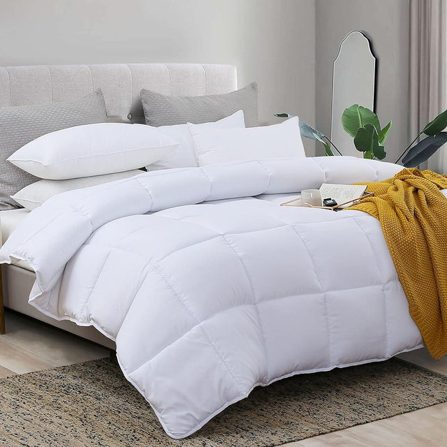 L LOVSOUL White Down Alternative California King Duvet Insert,Ultra Soft Brushed Microfiber Cover,Plush Mircofiber Fluffy Duvet Insert,108x98Inches