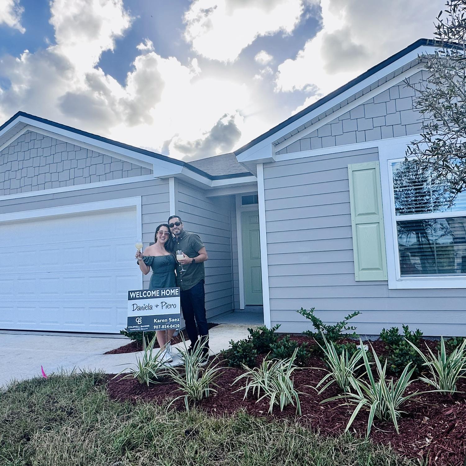 In 2023, we turned our dream into reality with the purchase of our first home, a fresh start, and a big step forward!

En 2023, hicimos realidad nuestro sueño con la compra de nuestra primera casa, un nuevo comienzo y un gran paso adelante!