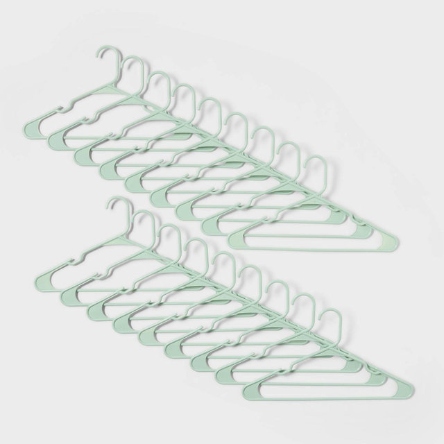 18pk Plastic Hangers Green - Brightroom™