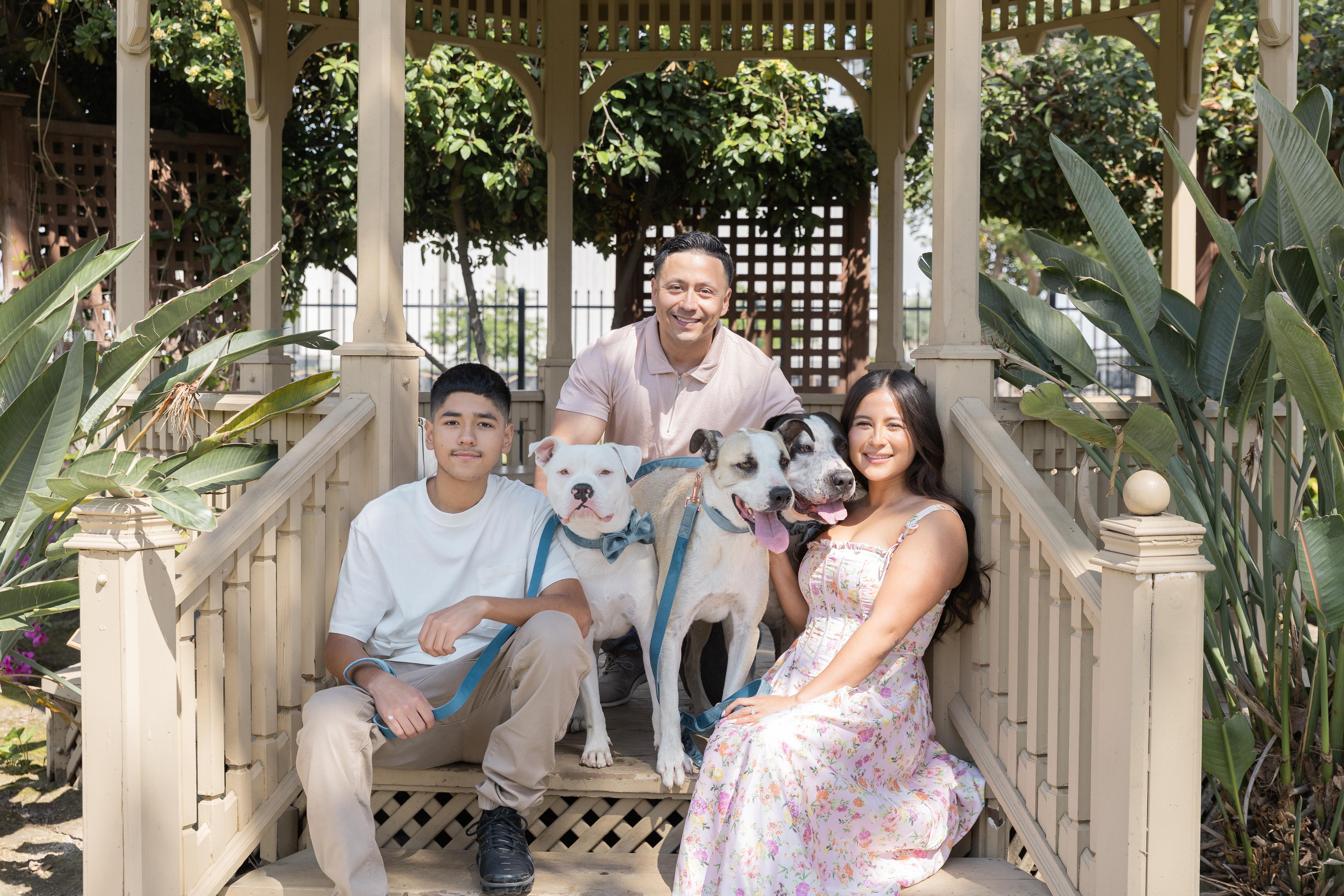 The Wedding Website of Betsy Lopez and Noe Bonilla