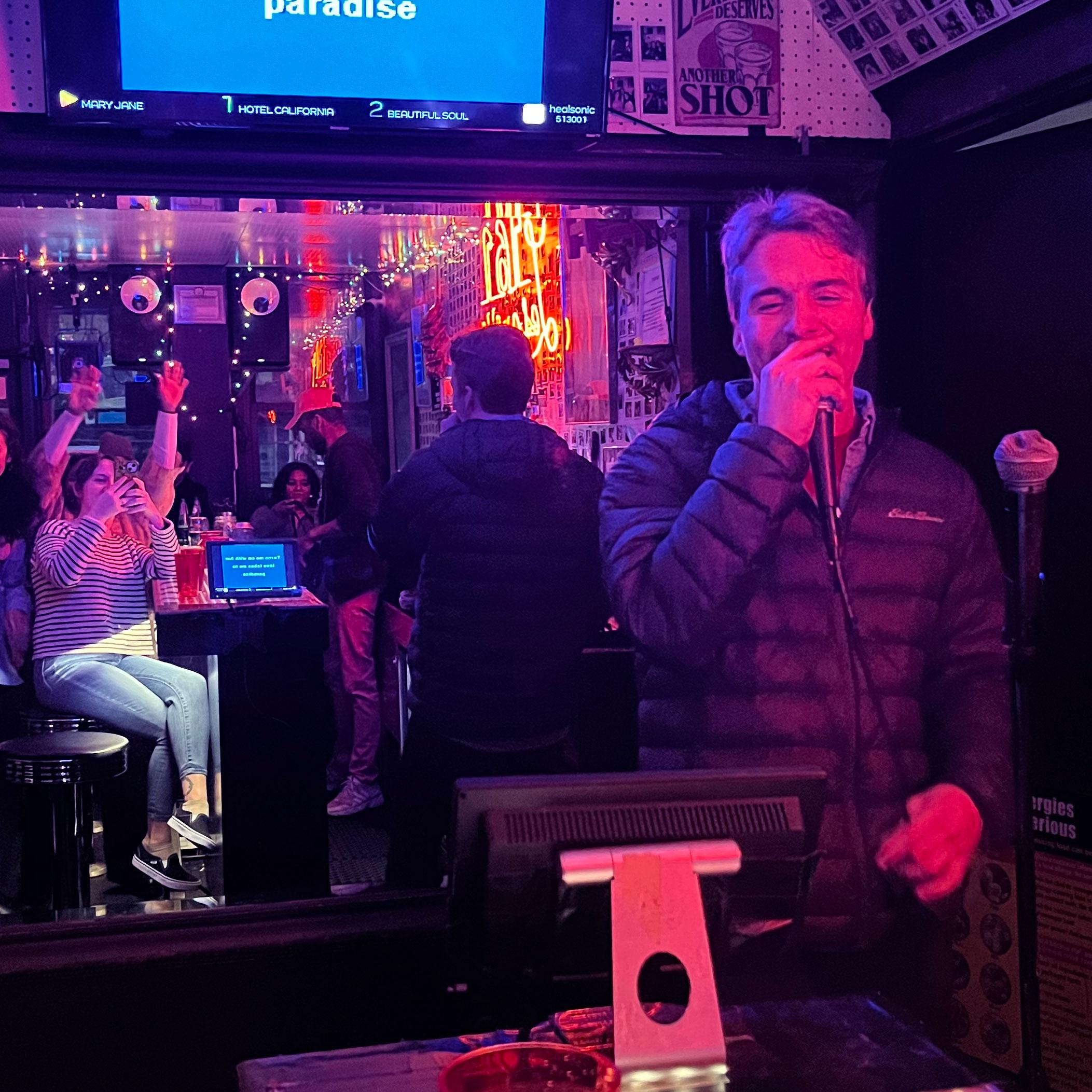 [February 2023, NYC] Tom absolutely crushing karaoke