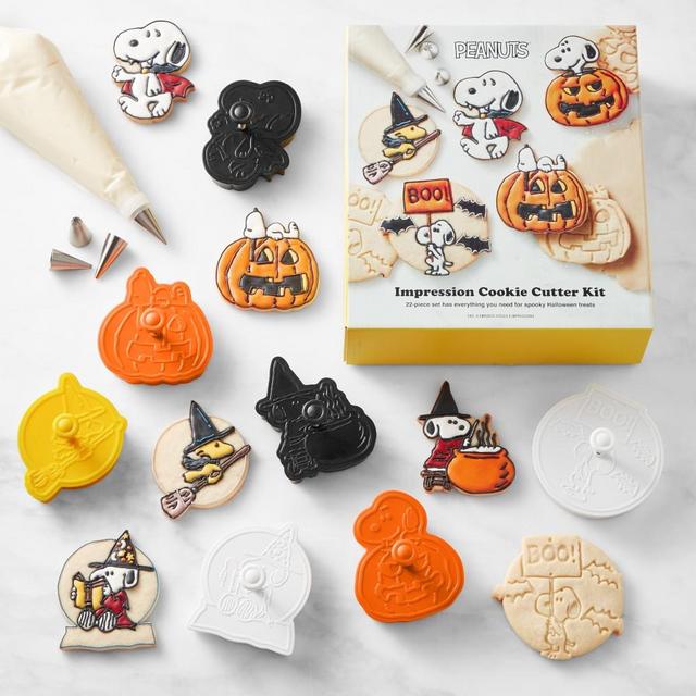 Williams Sonoma Peanuts™ Halloween Impression Cookie Cutter 22-Piece Set