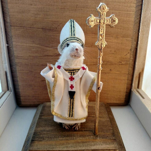 Taxidermy Mouse Pope Francis