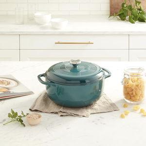 Lodge 6 Quart Cast Iron Dutch Oven with Lid