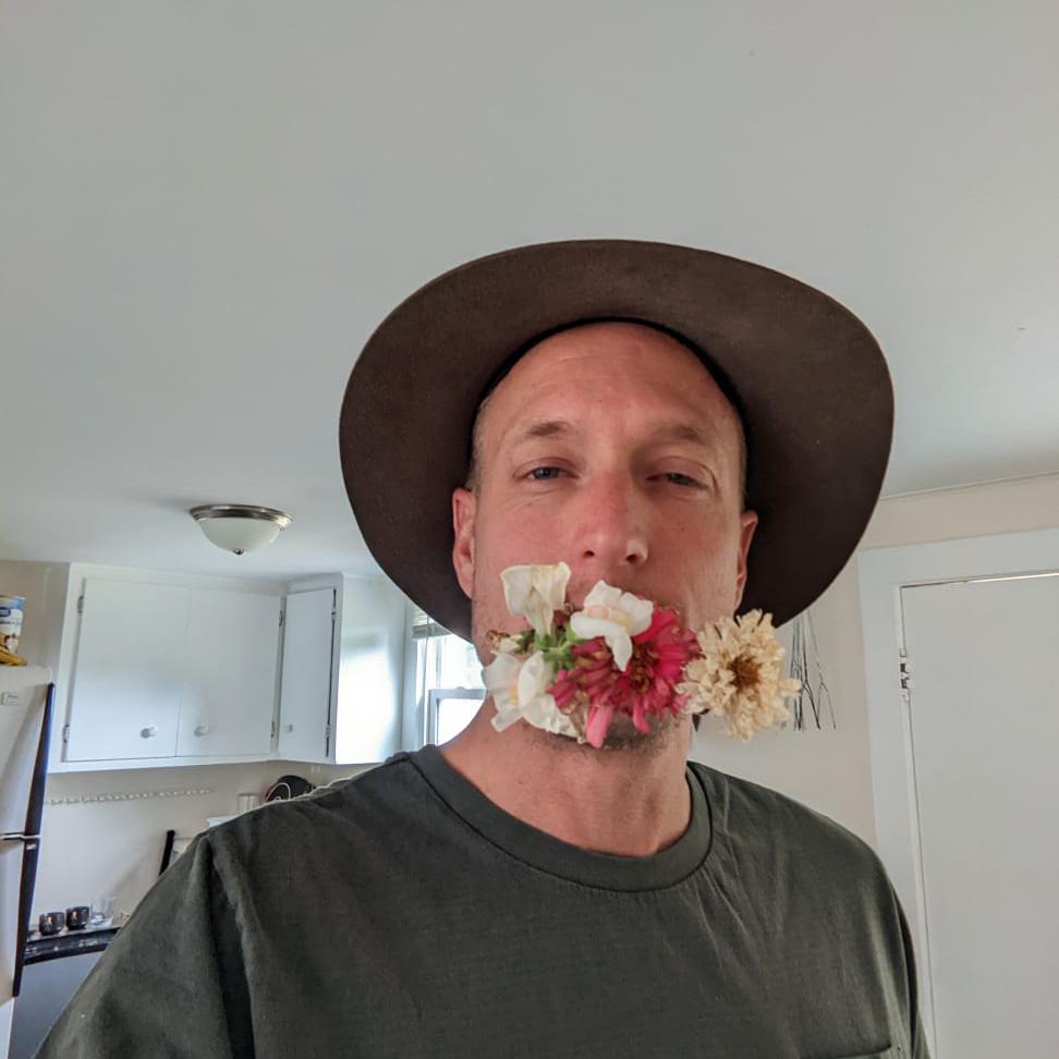 Michael got Danique some flowers. ;)