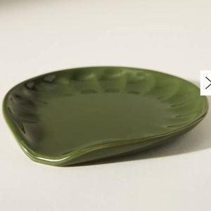 The Latte Stoneware Spoon Rest: Amelie Edition