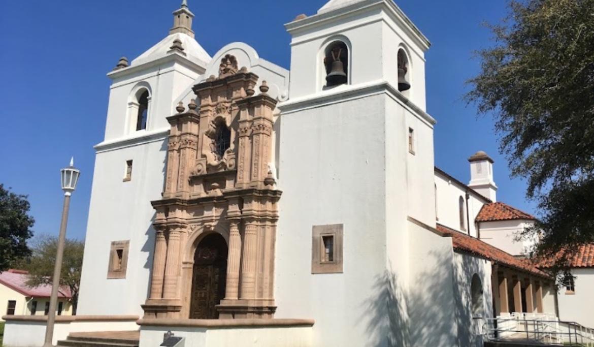 The Wedding Website of Alejandra Gonzales and Alexander Esqueda