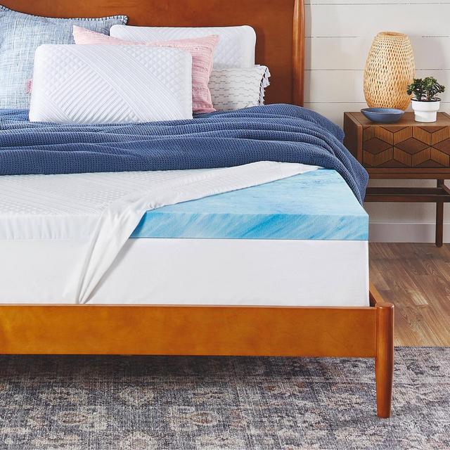 King 3" Cooling Gel Memory Foam Mattress Topper with Cool Touch Antimicrobial Cover - nüe by Novaform