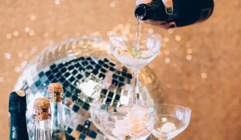 The Wedding Website of Corinna Bernstein and Algelis Mercedes