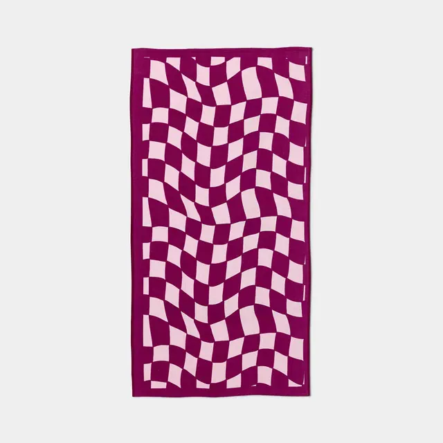 32"x62" Wavy Checkered Beach Towel Pink - Sun Squad™