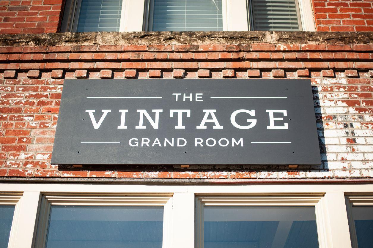 The Wedding Website of Helaina Hilligoss and Myles Crawford