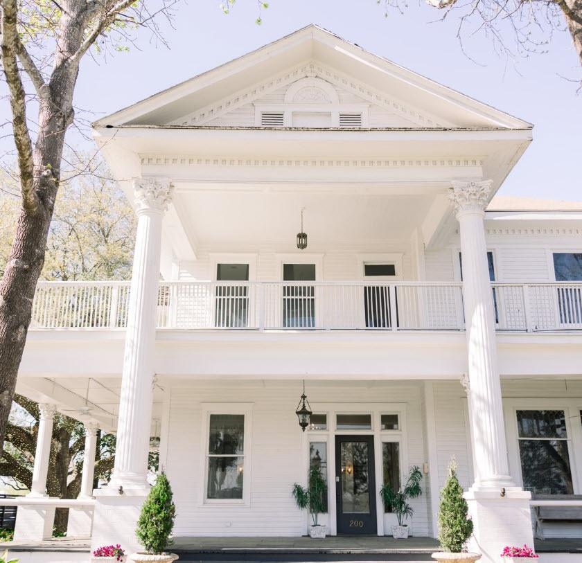 The Wedding Website of Lee Yates II and Emerald Norton