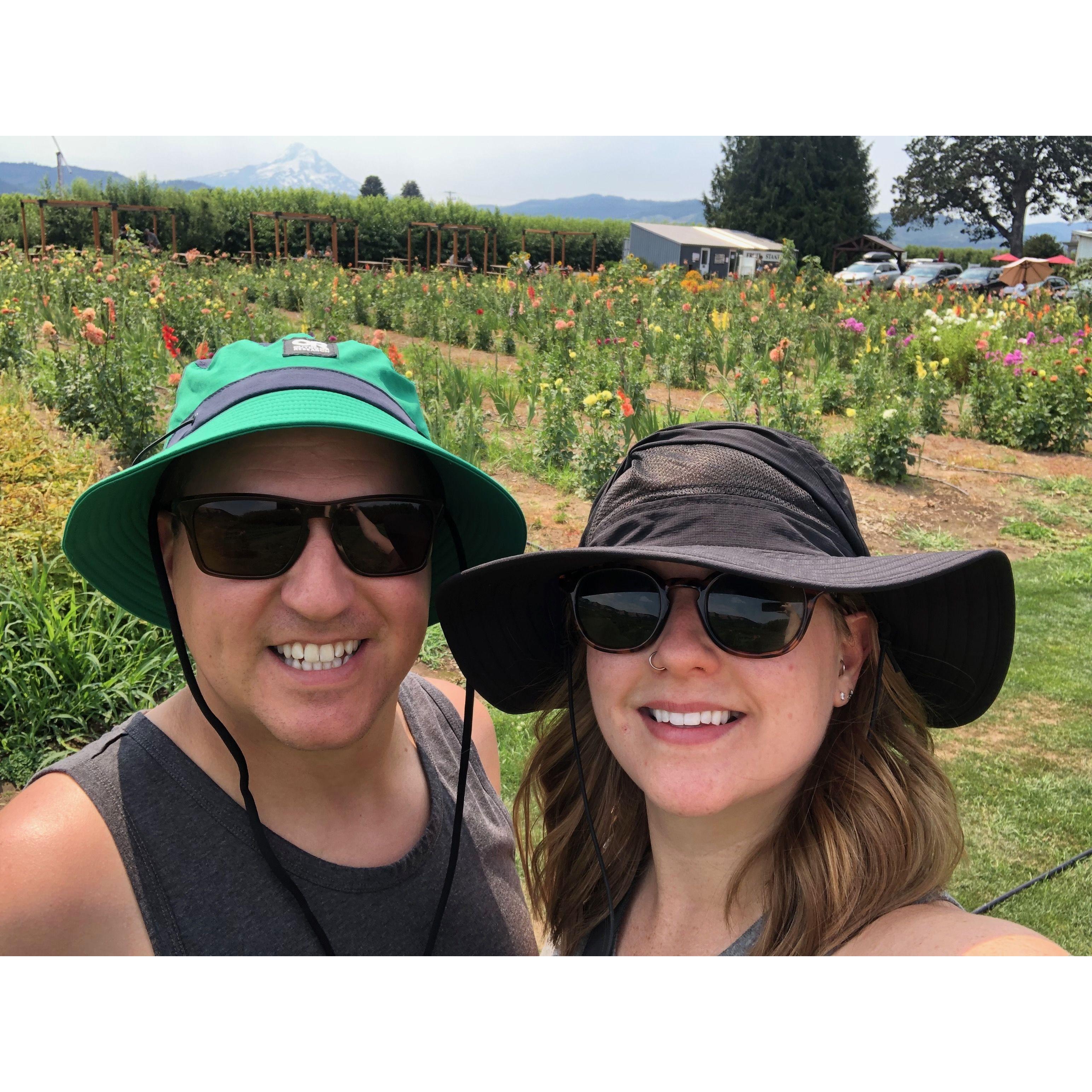 Cider tasting and berry picking in Hood River!