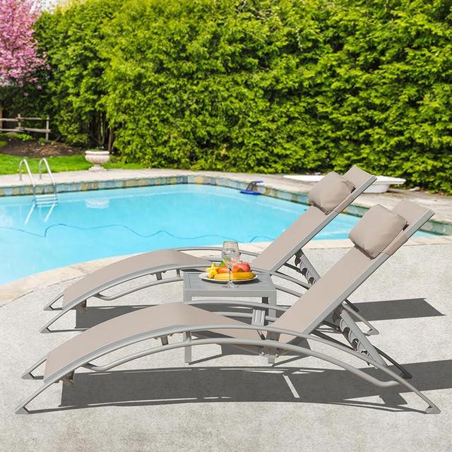 Domi Lounge Chair Set of 3, Aluminum Lounge Chairs for Outside with 5 Adjustable Positions, Chaise Lounge Outdoor for Pool, Garden, Beach, 2 Pool Chairs and 1 Side Table(Khaki)