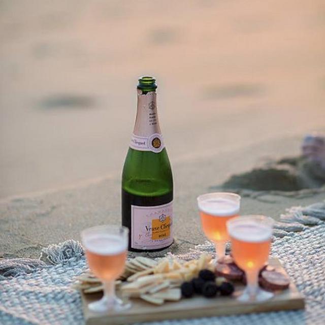 Welcome Champagne on our Honeymoon