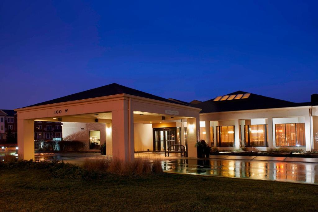 The Wedding Website of Cristina Guzman and Cristopher A. Cortes Tapia