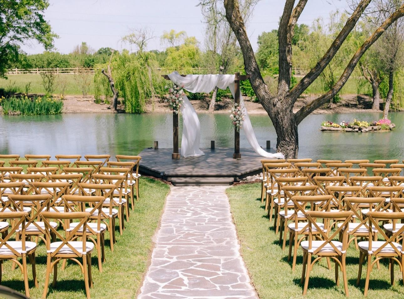 The Wedding Website of Sandra Gonzalez and Jose Villanueva