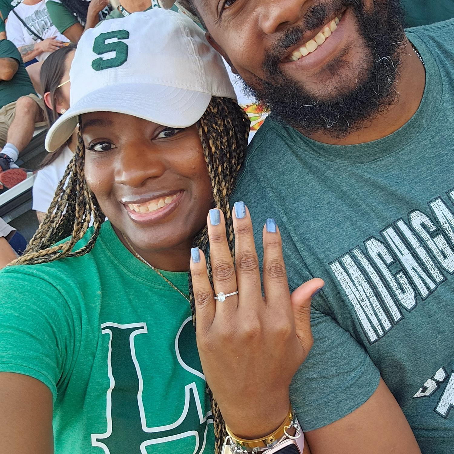 Issa fiancée! 💍