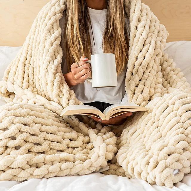 SAMIAH LUXE Chunky Knit Blanket 50x60 Buttercream - Beige Luxury Chenille 6lbs Blanket for Farmhouse Decor; Boho Throw Blanket for Fall Decor; Tight Braided Thick Cable Knit Throw for Sofa or Bed