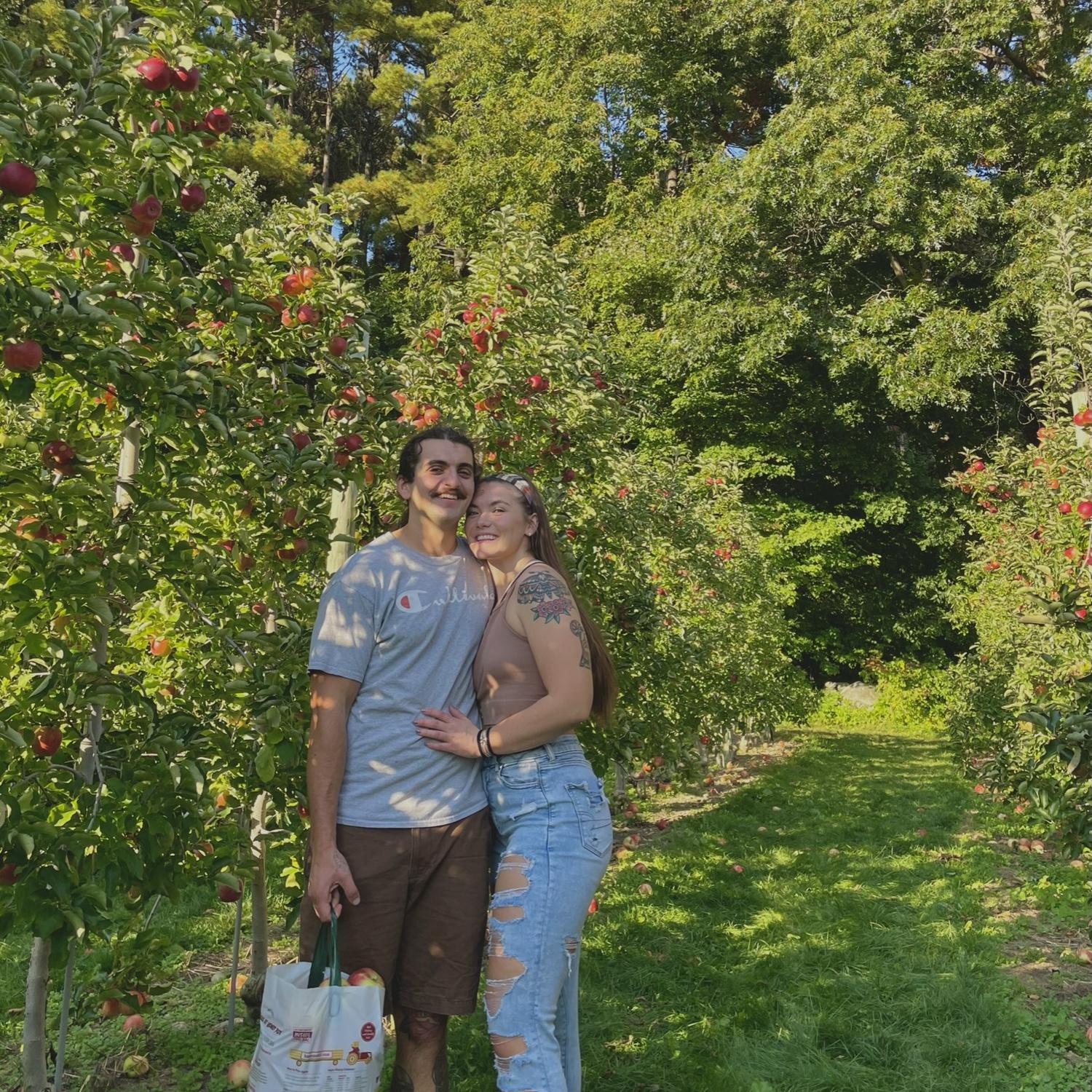 Apple picking at Honey Pot Hill 2023
10/04/2023