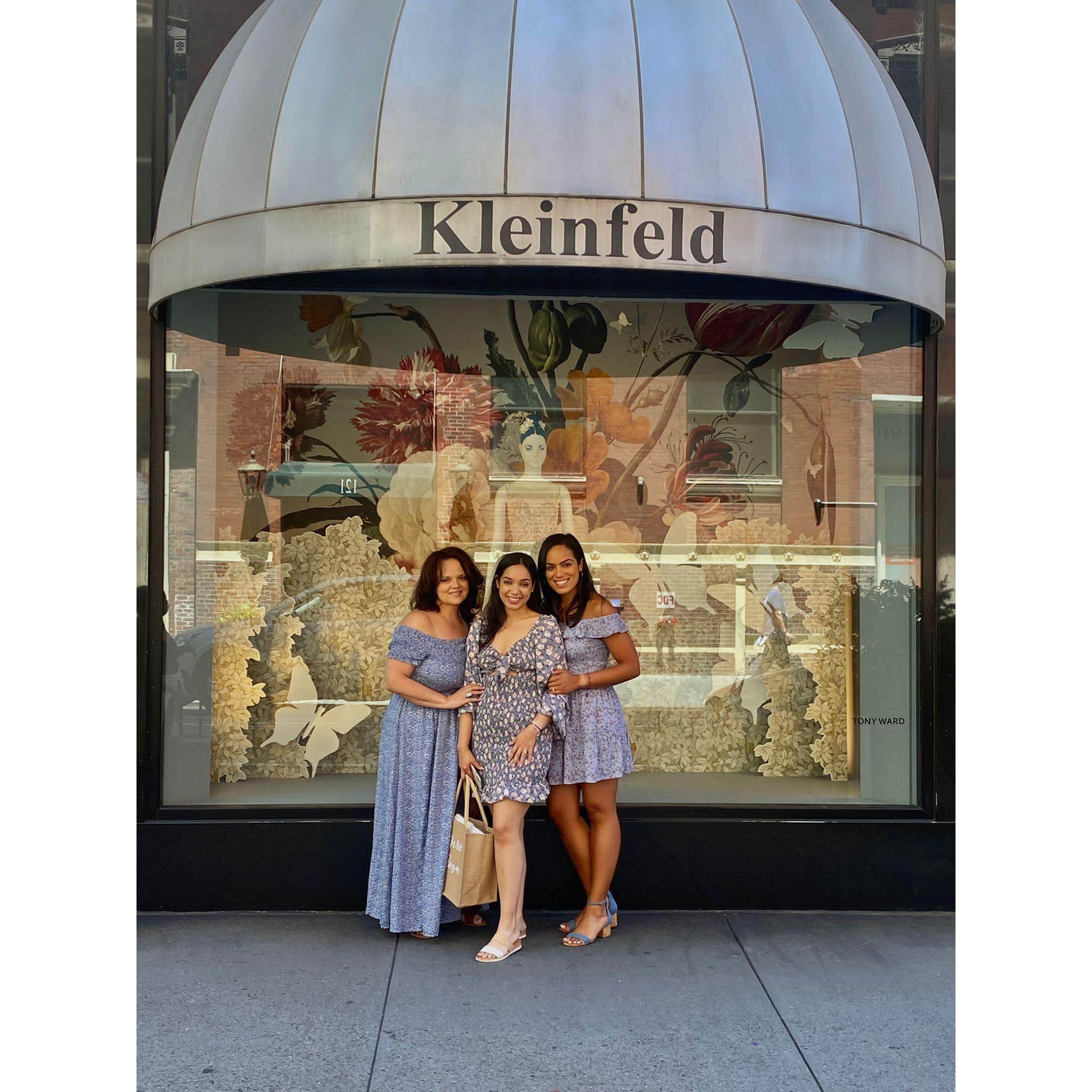 The day Vanessa said yes to the dress.
El dia que Vanessa eligió el vestido.