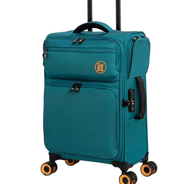 it luggage Simultaneous 22" Softside Carry-On 8 Wheel Expandable Spinner, Harbour Blue