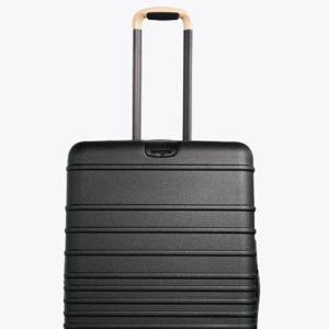BÉIS 'The Medium Check-In Roller' in Black - Black 26 inch Medium Rolling Luggage & Checked Suitcase