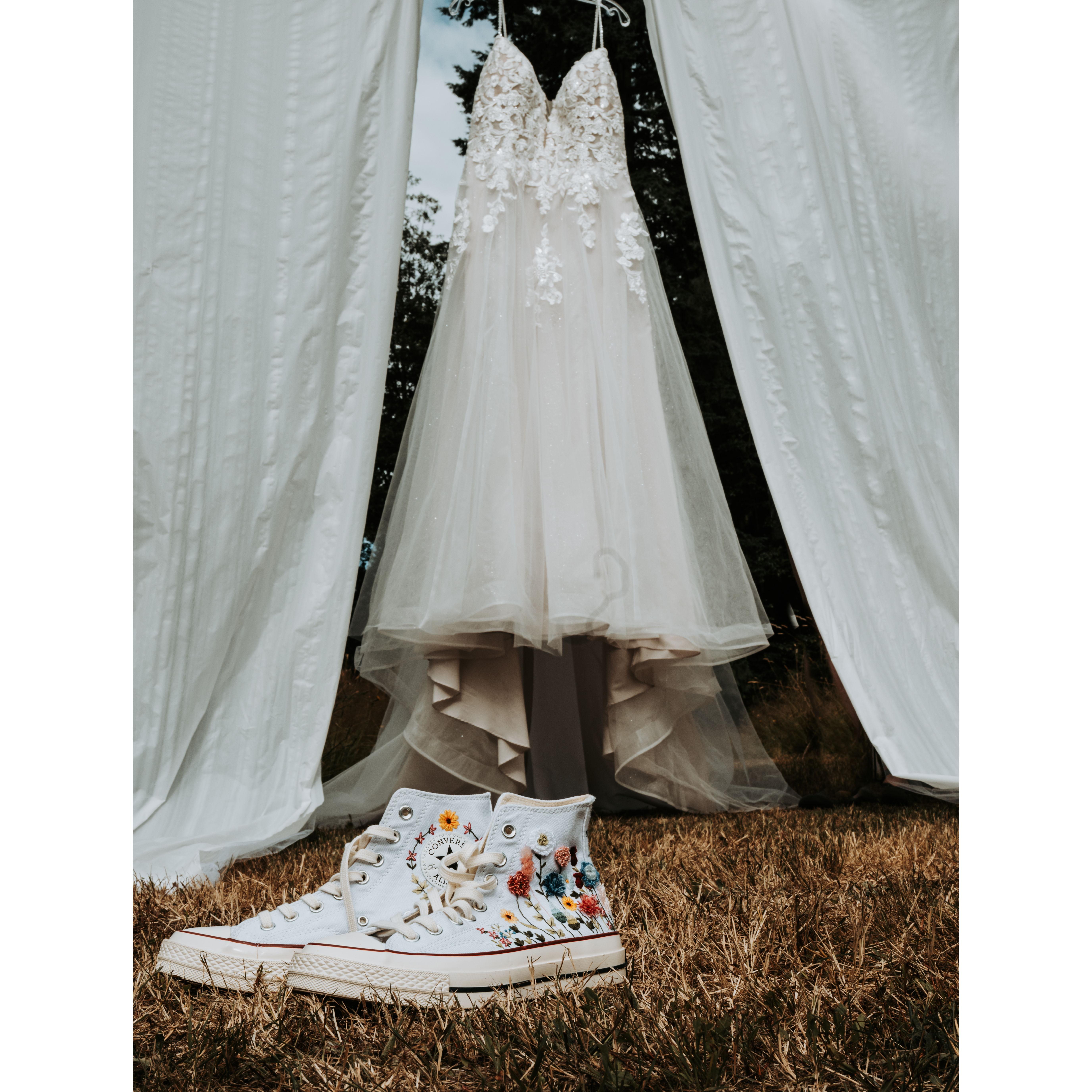 Dress and embroidered shoes!