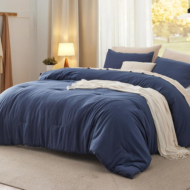 Bedsure Oversized Queen Comforter Set, Navy Soft Prewashed Bed Comforter for All Seasons, 3 Pieces Warm Bedding Sets, 1 Lightweight Comforter (98"x98") and 2 Pillowcases (20"x26")