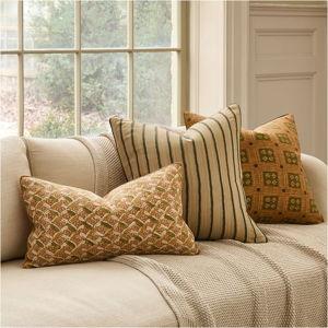 Pierce & Ward Pillow & Throw Set