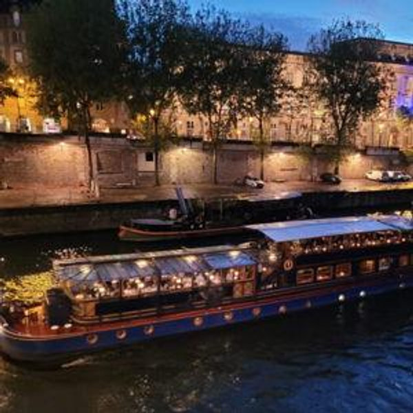 Dinner Cruise for two on the Seine in Paris