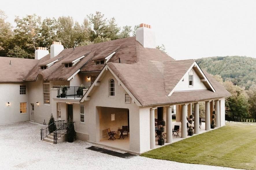 The Wedding Website of Katarina Galoski and Jeremiah Tessier