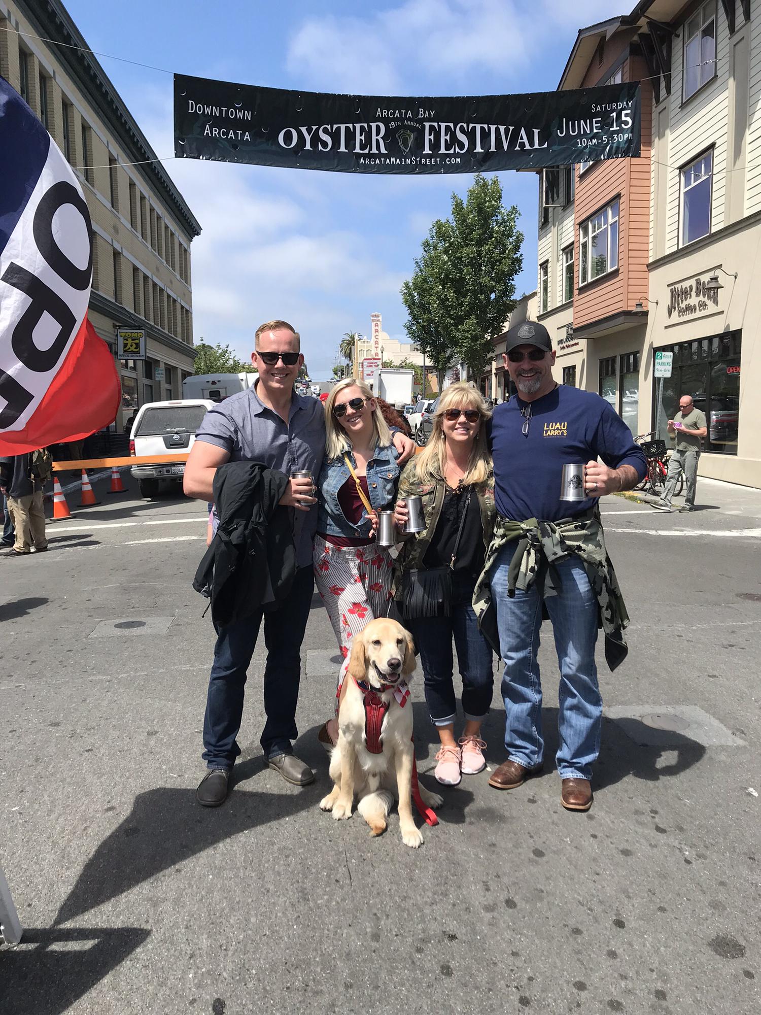 Oyster Festival festivities with the COOLEST parents in the universe😉🍻