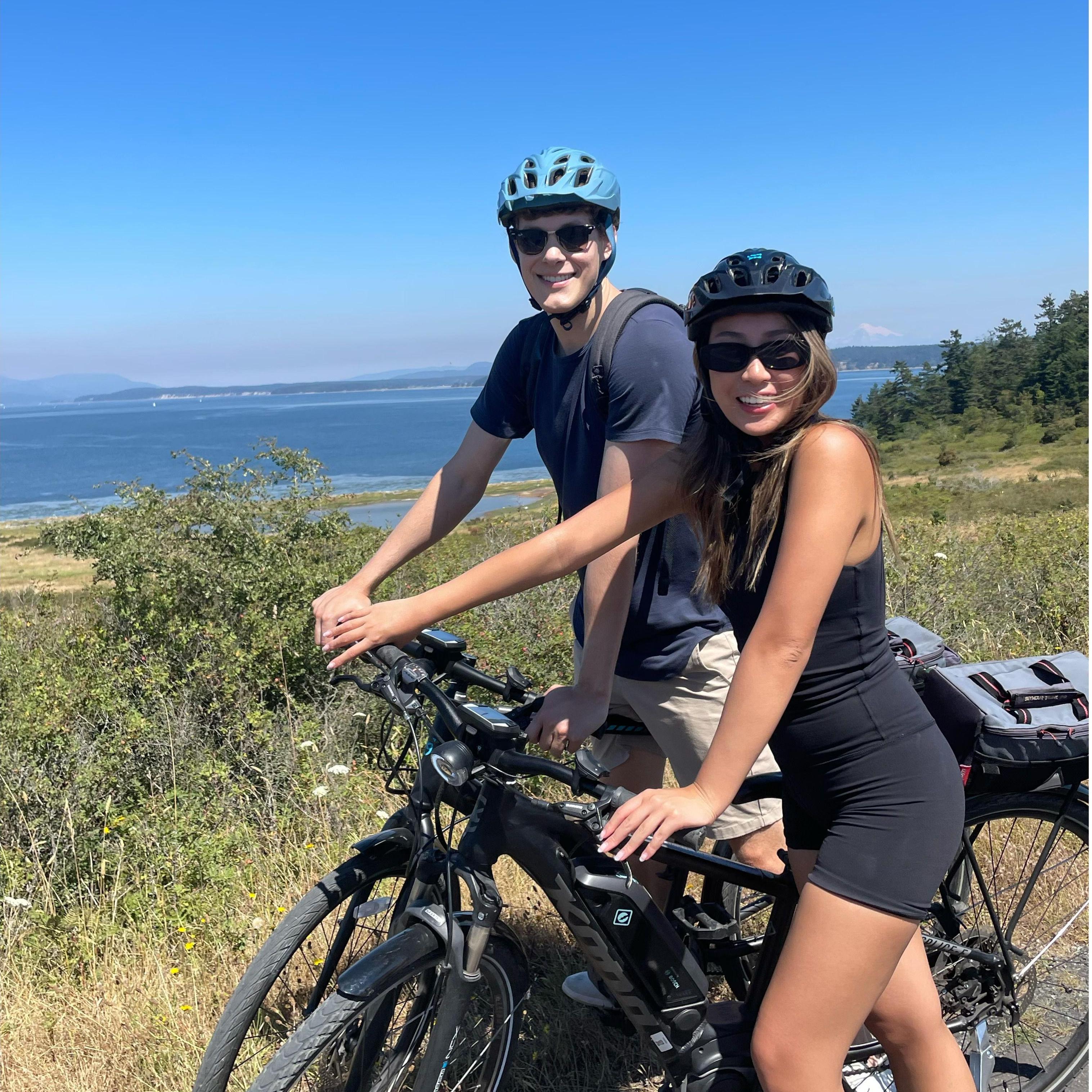 Jul 2022 - San Juan Island, WA //
We are outdoorsy about once a year !!!