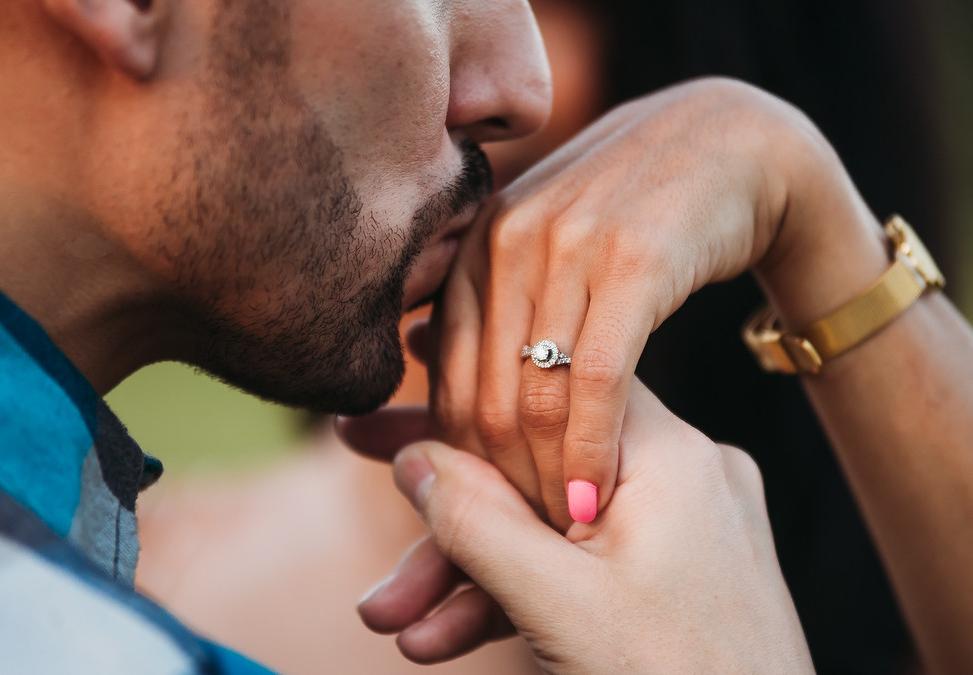 The Wedding Website of Gloria L and Johan H