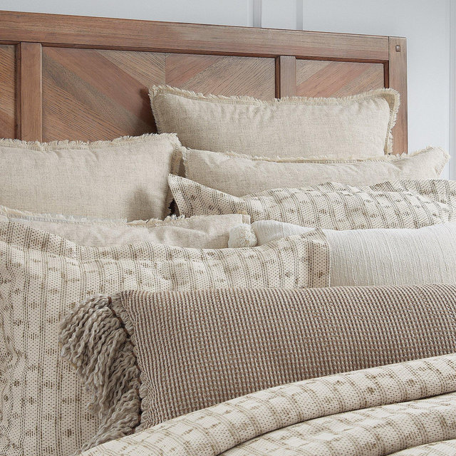 Southern LivingSimplicity Collection Carter Comforter