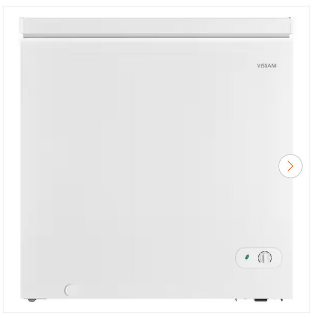 Vissani 7.0 cu. ft. Manual Defrost Chest Freezer with LED Light in White, Garage Ready HMCF7W5