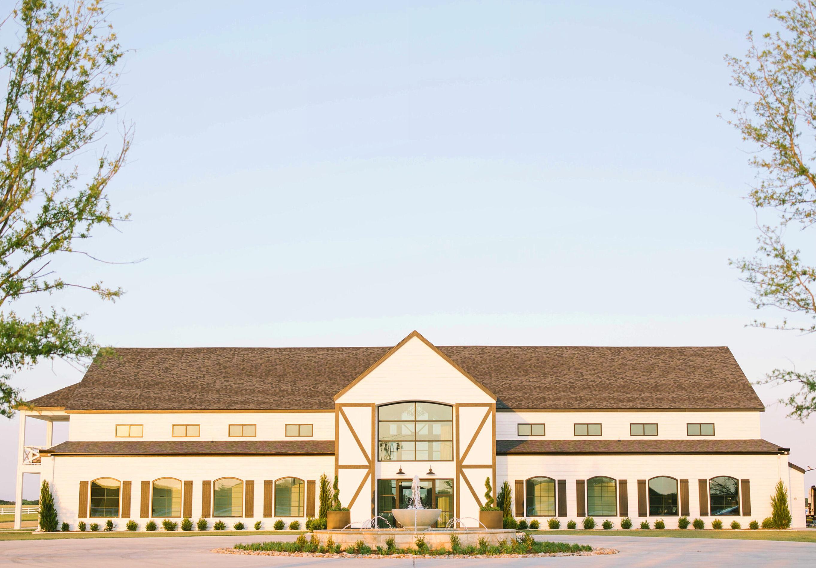 The Wedding Website of Marina Pescador and Irving Marmolejo