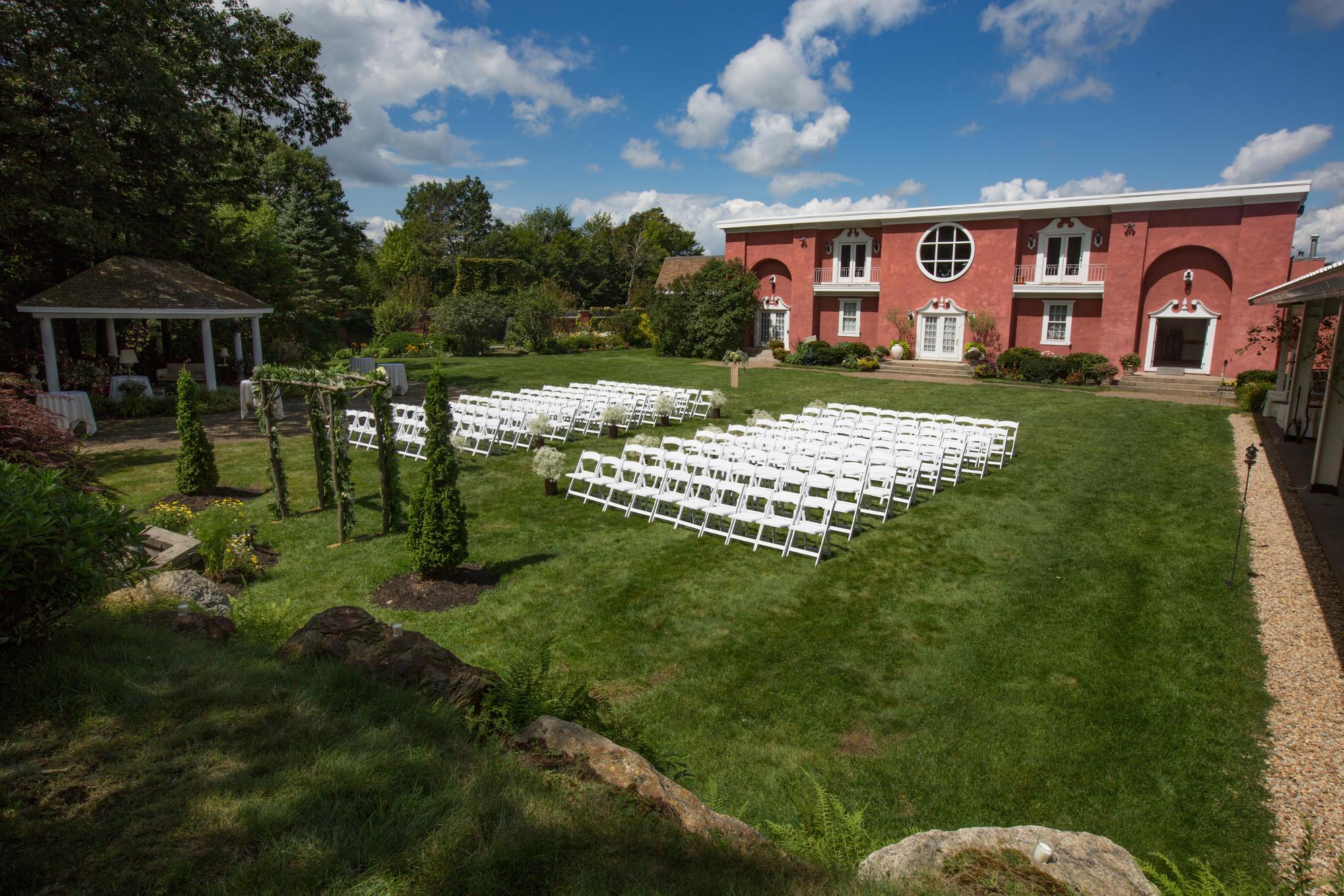 The Wedding Website of Maggie Razzaboni and Chris DeToro