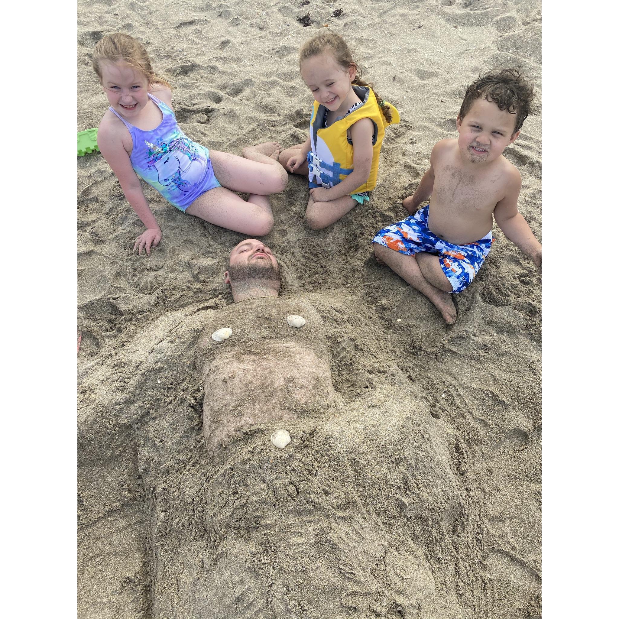 Oh wait. Thats Frank, sleeping in the sand.