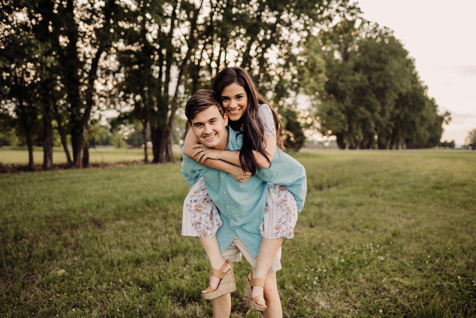 Mini Couples Session. 05.14.2019
Two Rivers Parks - Little Rock, Arkansas