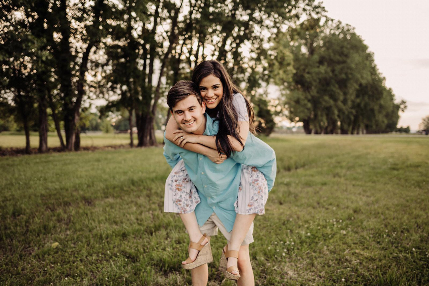 Mini Couples Session. 05.14.2019
Two Rivers Parks - Little Rock, Arkansas